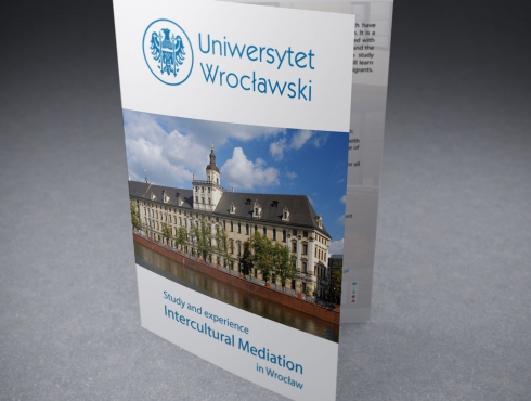 Projekt ulotki A5 dla Uniwersytetu Wrocławskiego