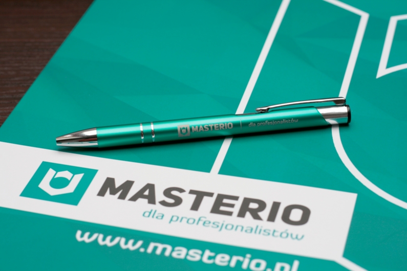 Metalowy długopis z grawerowanym logo Masterio